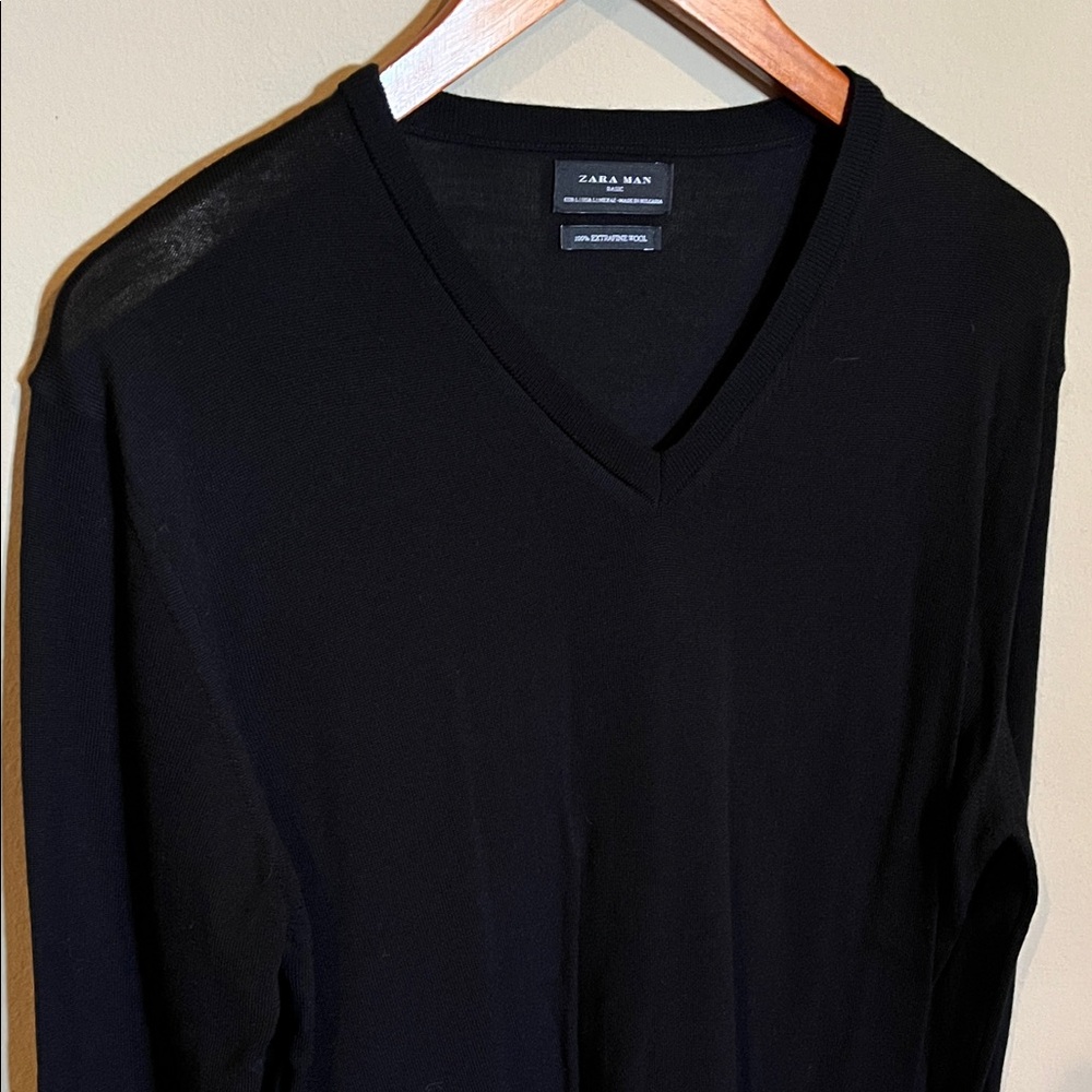 Zara Men's Classic Black V-Neck Sweater